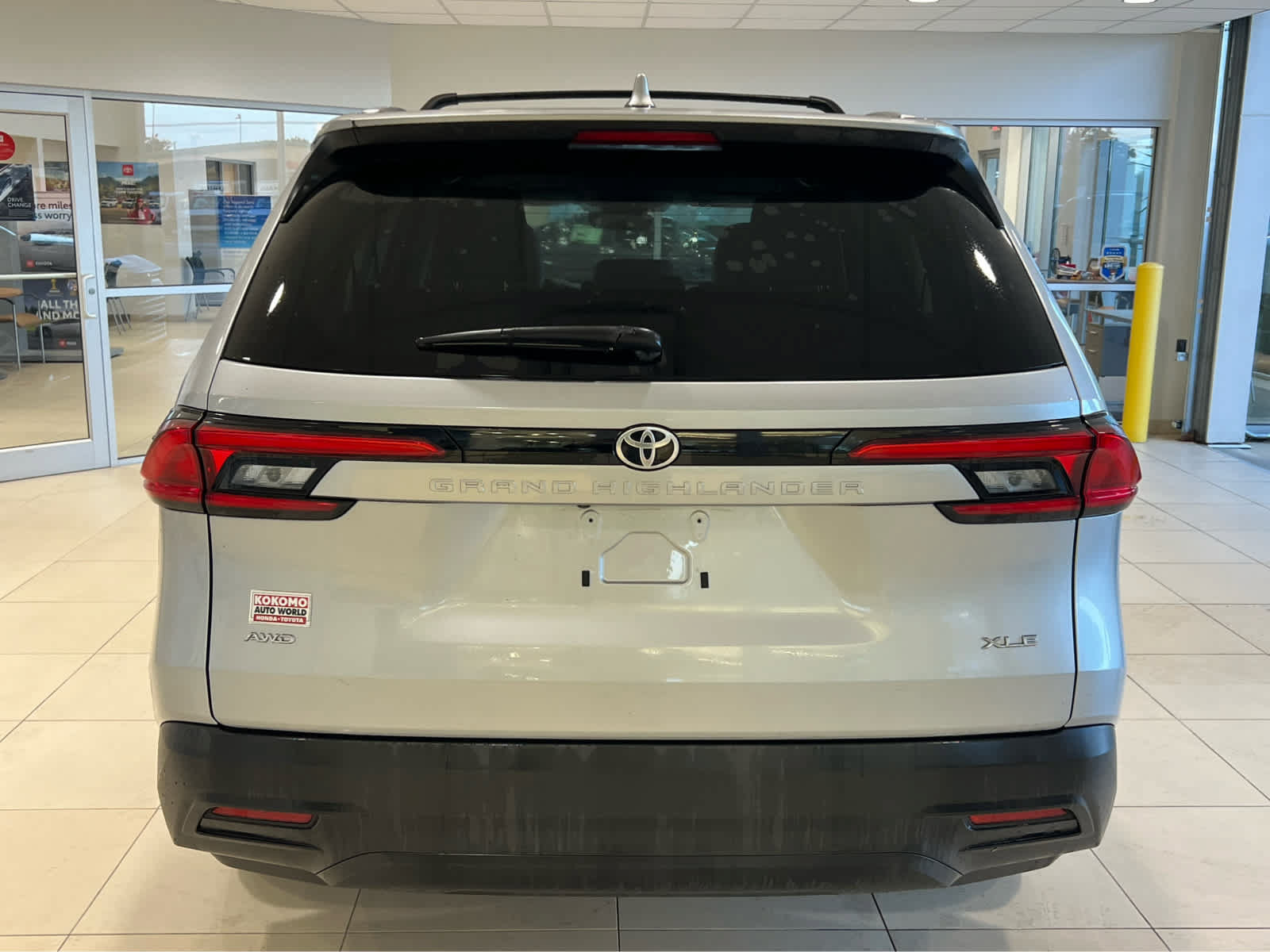 Used 2024 Toyota Grand Highlander AWD image 5