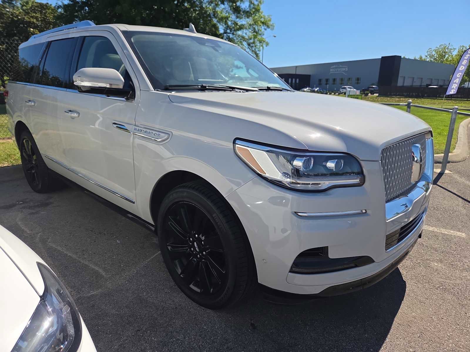 Used 2023 Lincoln Navigator Reserve AWD/4WD image 1