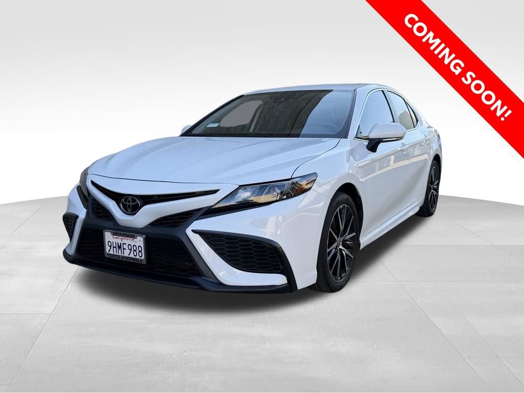 Certified 2023 Toyota Camry SE image 1