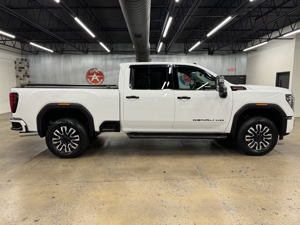 Used 2024 GMC Sierra 2500 Denali w/ Denali Reserve Package image 16