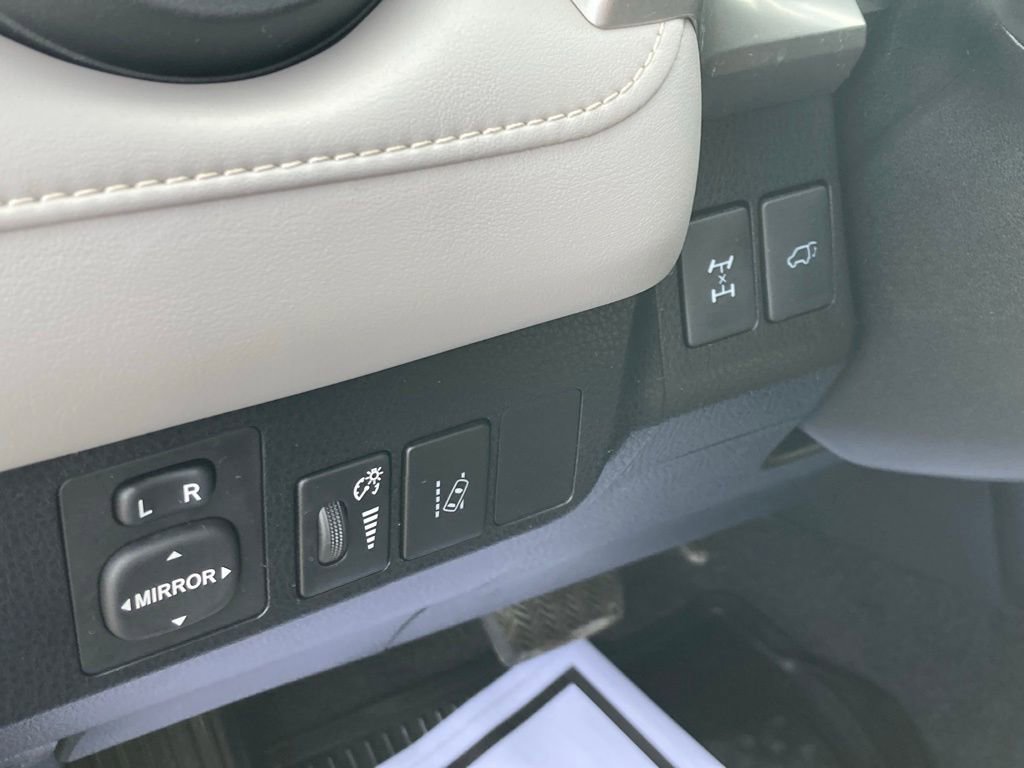 Used 2018 Toyota RAV4 Limited w/ All Weather Liner Package AWD/4WD image 20