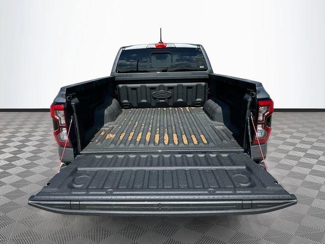 Used 2025 Ford Ranger Lariat w/ Black Appearance Package AWD/4WD image 24