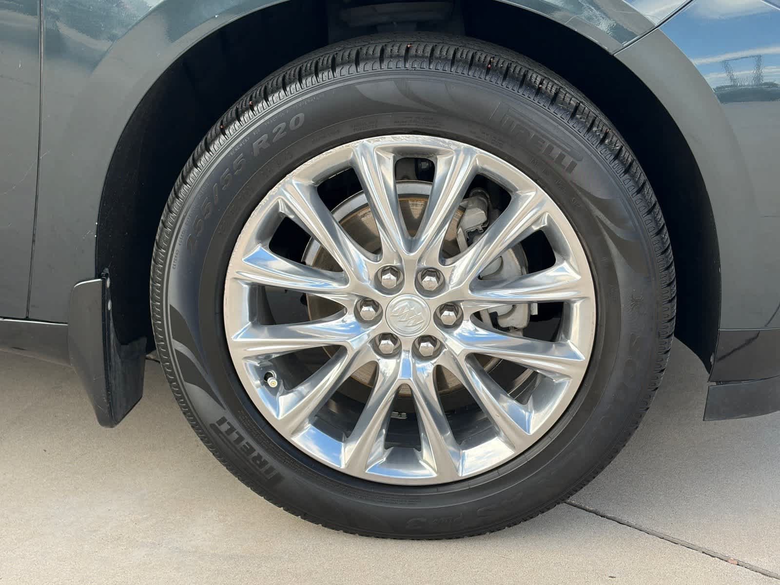 Used 2018 Buick Enclave Premium w/ Experience Buick Package FWD image 9