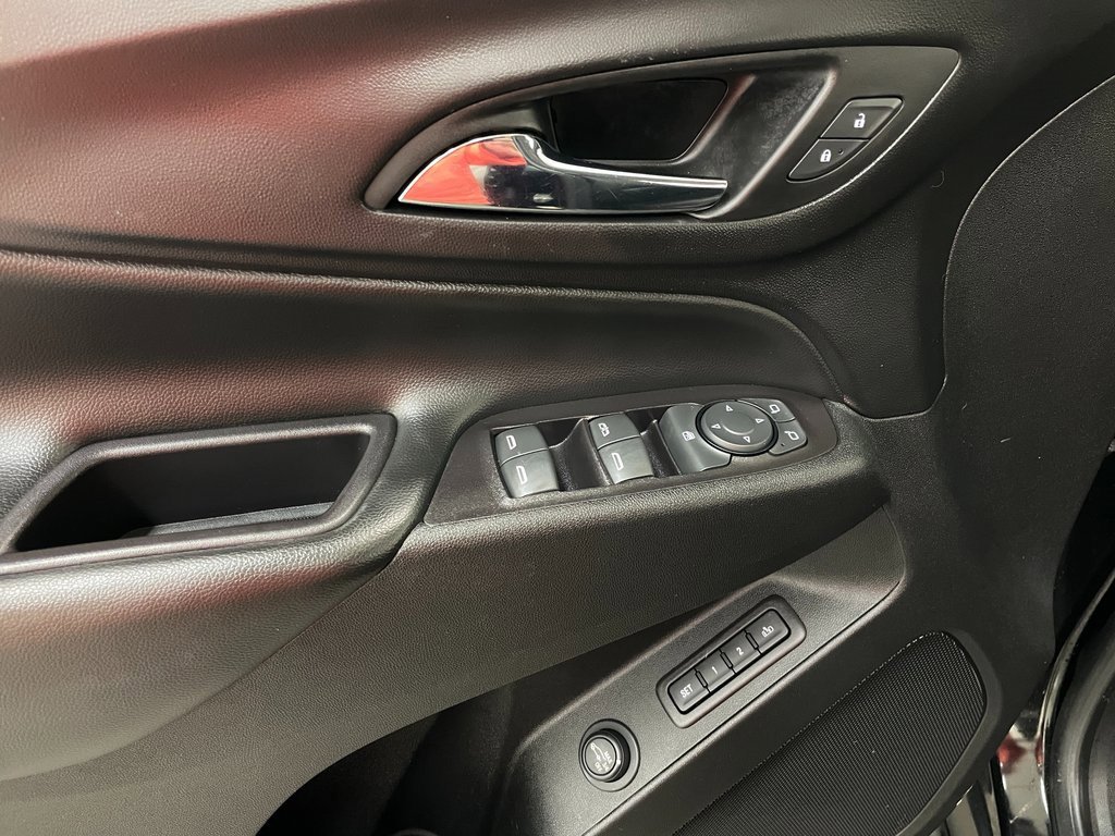 Certified 2020 Chevrolet Equinox LT w/ Midnight Edition image 8