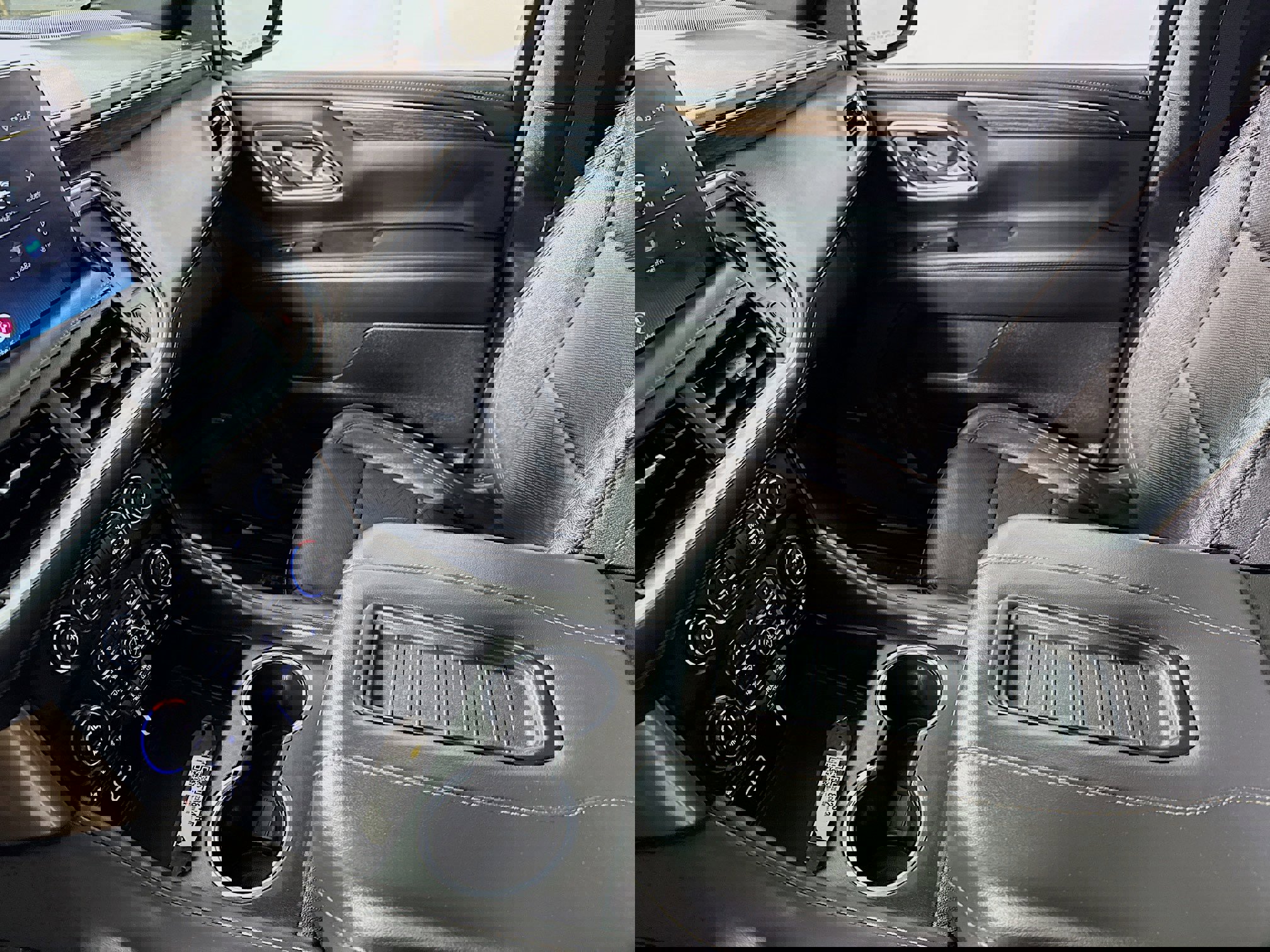 Used 2023 Chevrolet Suburban High Country image 26