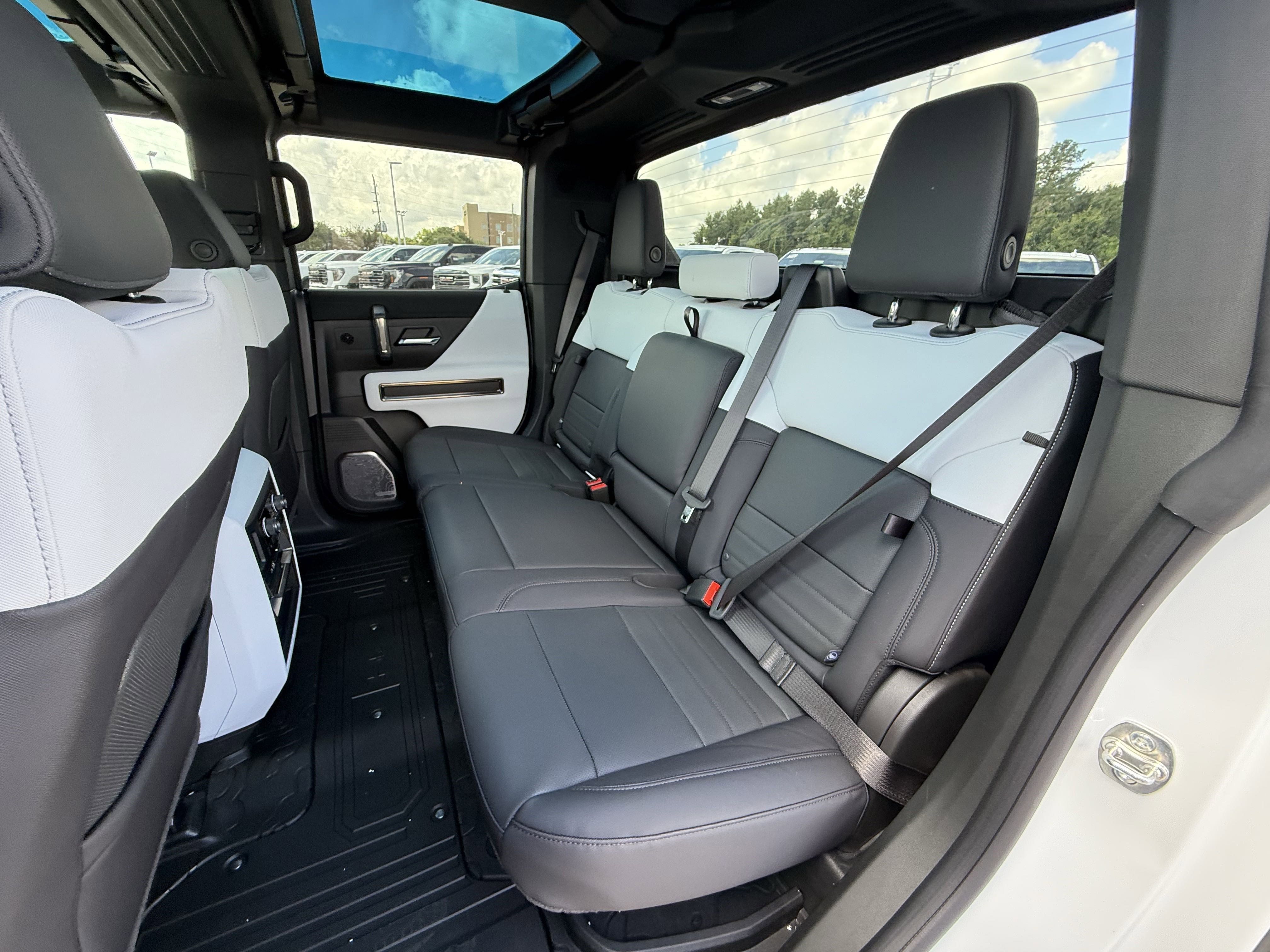 New 2025 GMC Hummer EV 3X w/ LPO, Illumination Package image 16