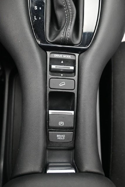 Used 2025 Honda HR-V LX image 14