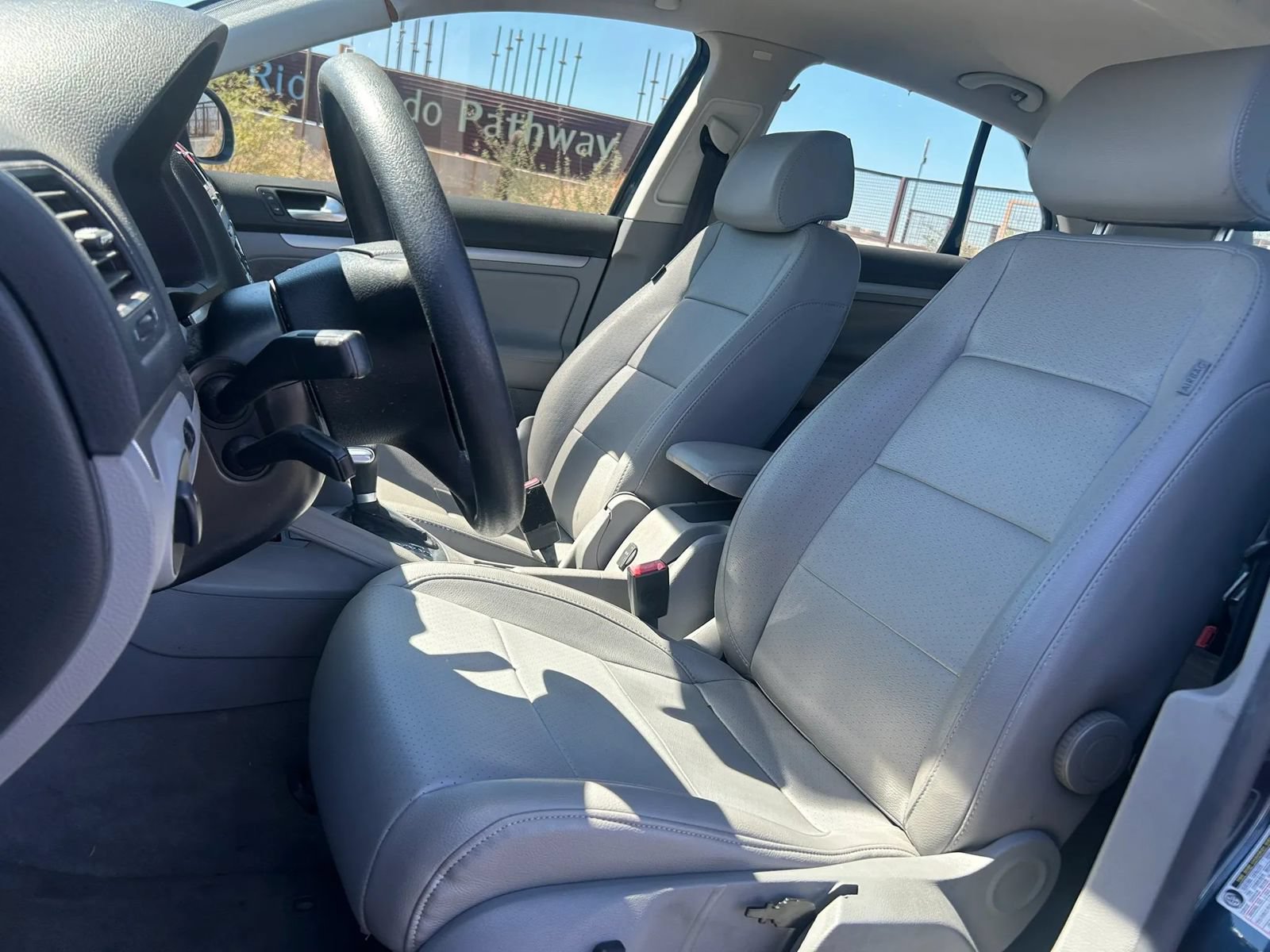 Used 2006 Volkswagen Jetta TDI FWD image 8