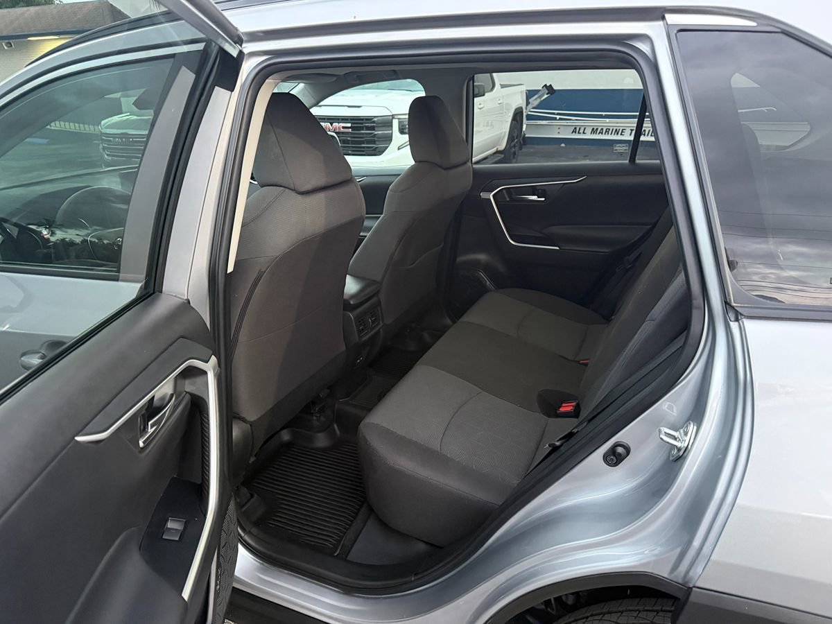 Used 2022 Toyota RAV4 XLE w/ Convenience Package AWD/4WD image 11
