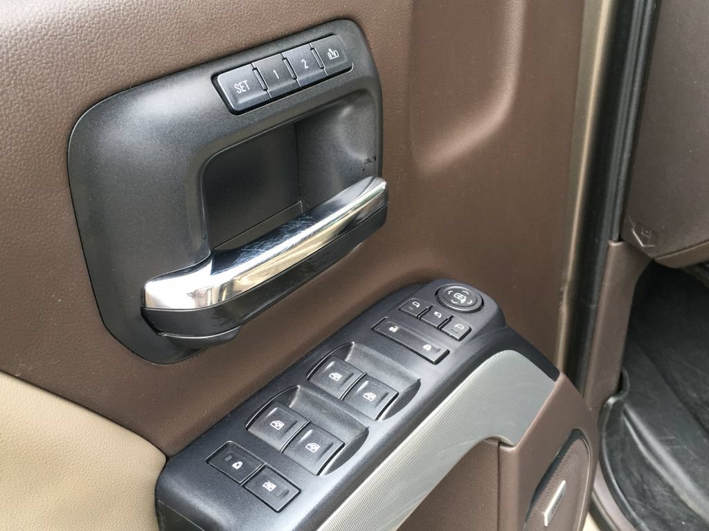 Used 2015 Chevrolet Silverado 1500 LTZ Z71 w/ LTZ Plus Package AWD/4WD image 24