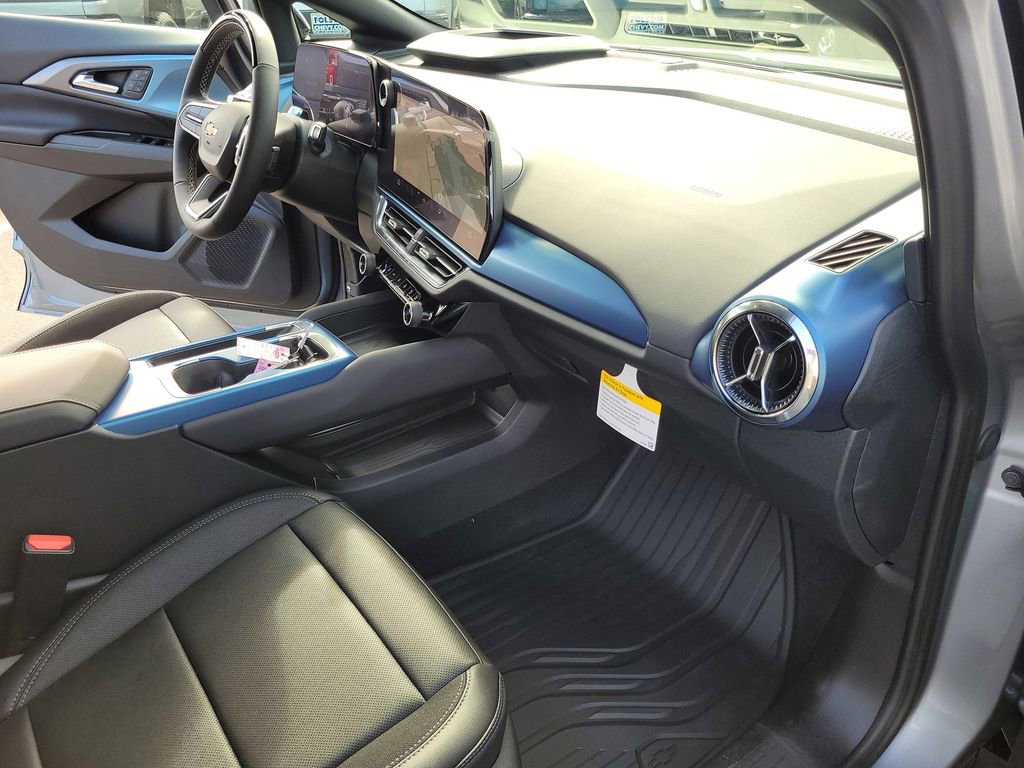 New 2026 Chevrolet Equinox EV LT image 29
