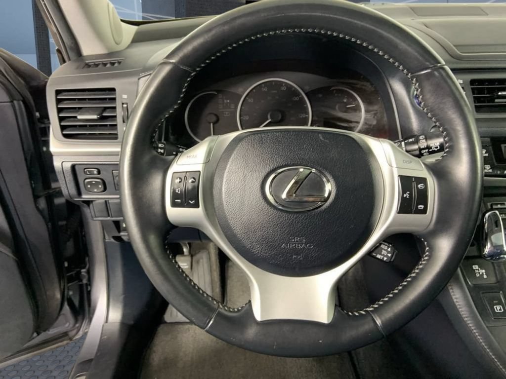 Used 2013 Lexus CT 200h w/ Premium Pkg w/Navigation FWD image 27