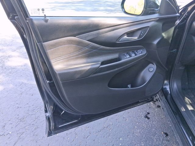Used 2024 Buick Envista Sport Touring w/ Convenience I Package FWD image 9