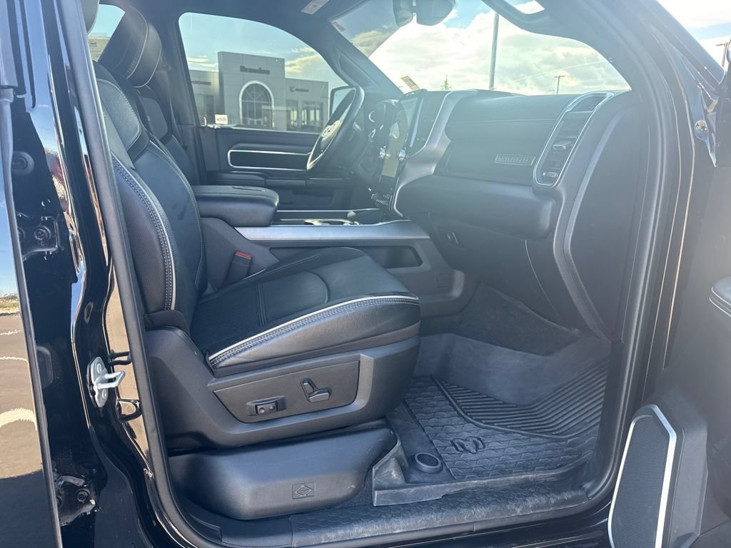 Used 2024 RAM 3500 Laramie w/ Sport Appearance Package AWD/4WD image 30