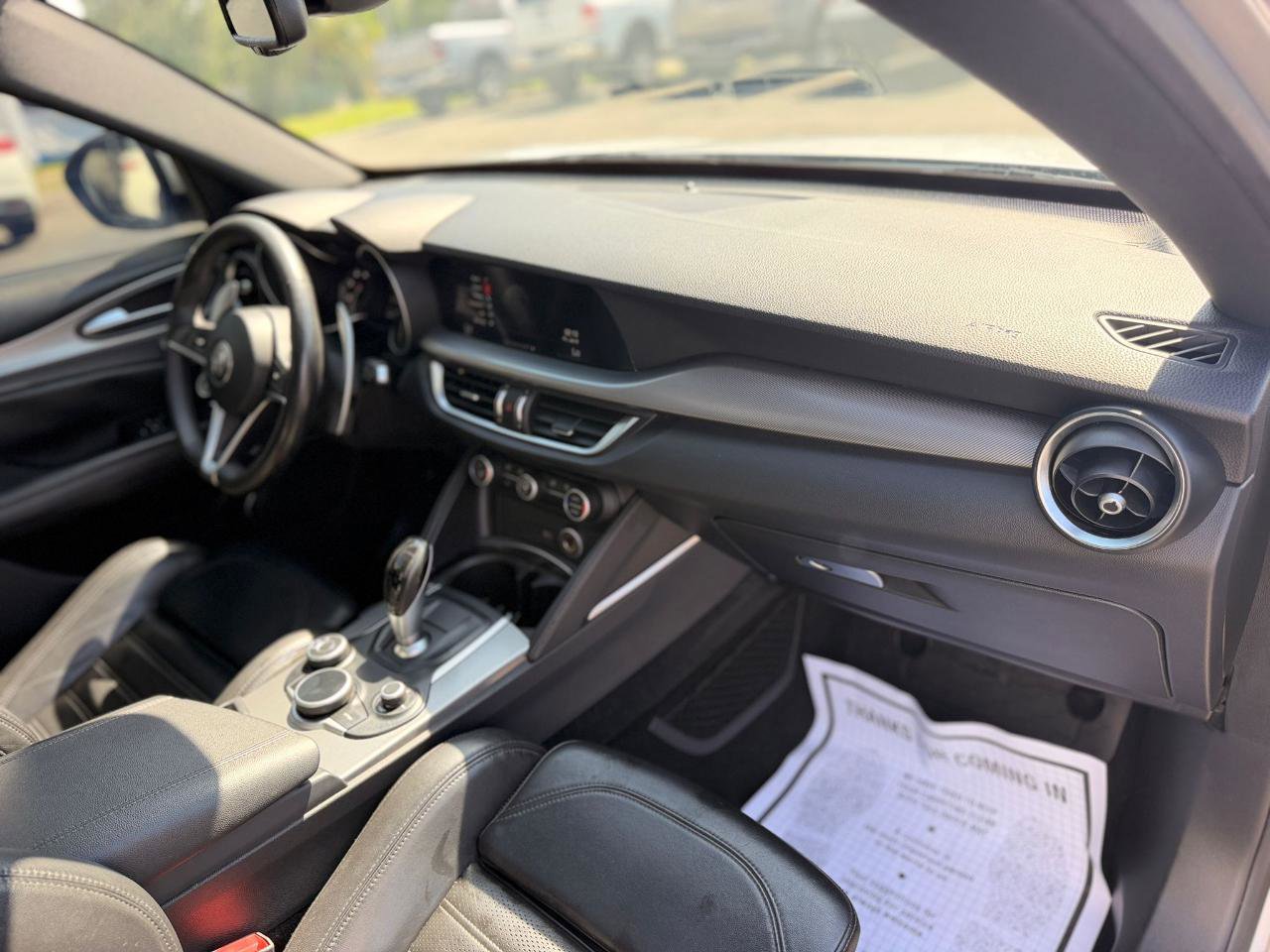 Used 2019 Alfa Romeo Stelvio Ti Sport w/ Quick Order Package 22S Sport AWD/4WD image 15