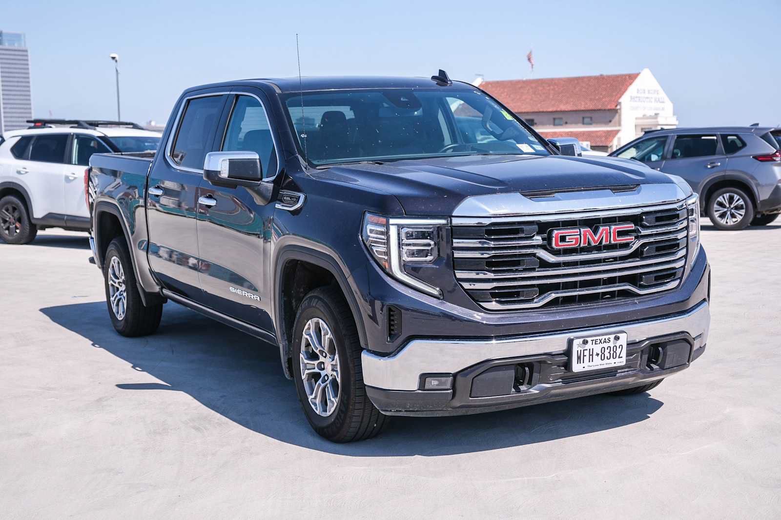 Used 2025 GMC Sierra 1500 SLT RWD image 3