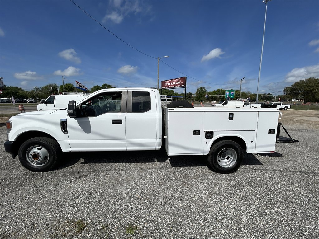 Used 2022 Ford F350 XL w/ Power Equipment Group RWD image 9