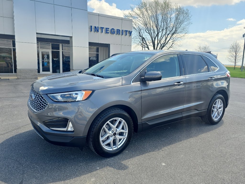 Used 2024 Ford Edge SEL w/ Convenience Package AWD/4WD image 2