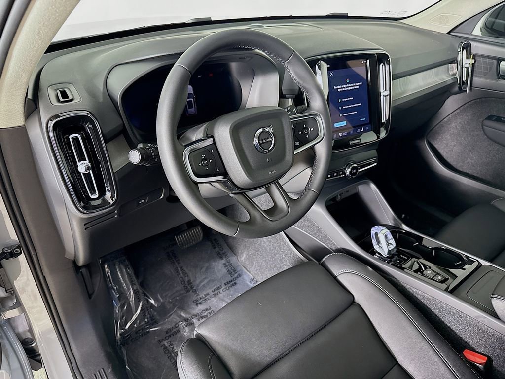 Used 2026 Volvo XC40 B5 Plus w/ Protection Package Premier image 9