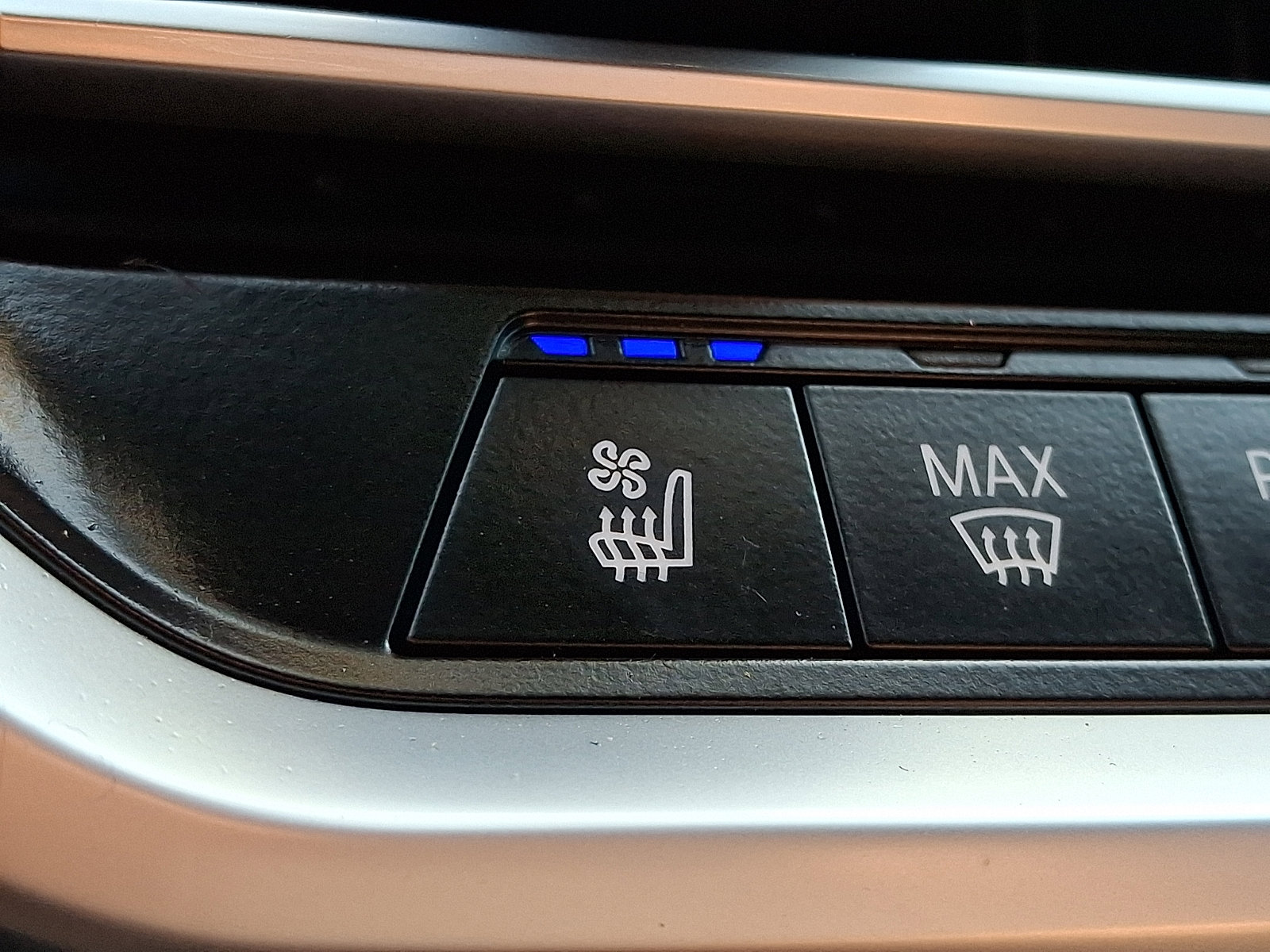 Used 2022 BMW M4 xDrive Competition w/ Executive Package image 27