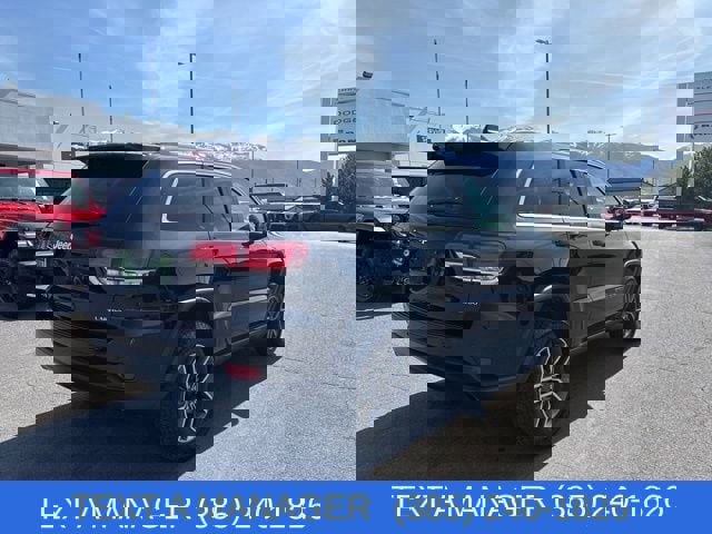 Used 2020 Jeep Grand Cherokee Laredo w/ 18" Wheel & 8.4" Radio Group image 9