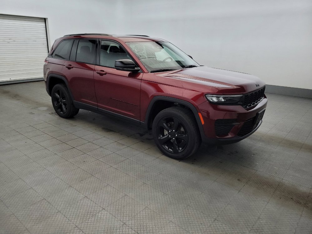 Used 2023 Jeep Grand Cherokee Altitude AWD/4WD image 11