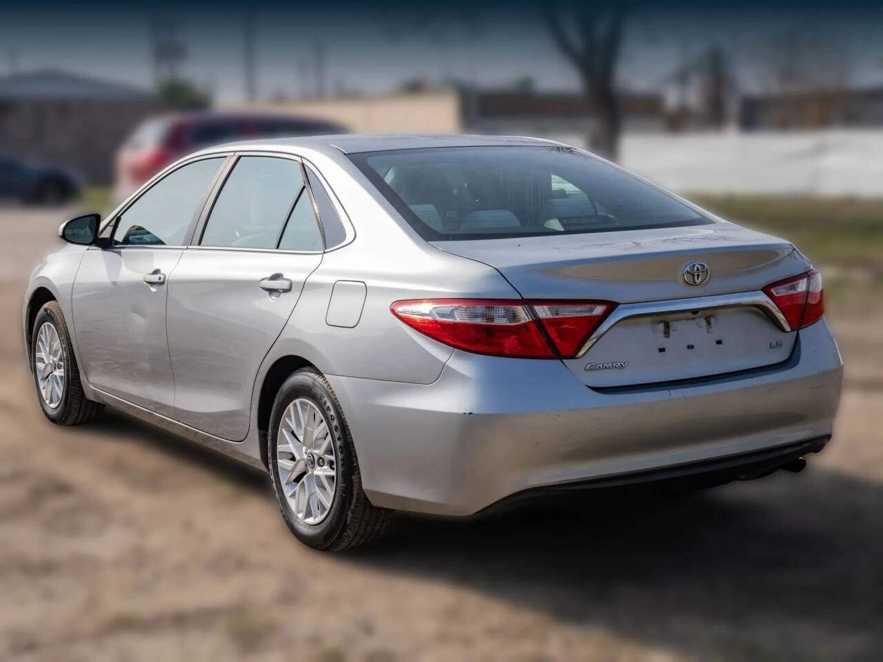 Used 2017 Toyota Camry LE image 7