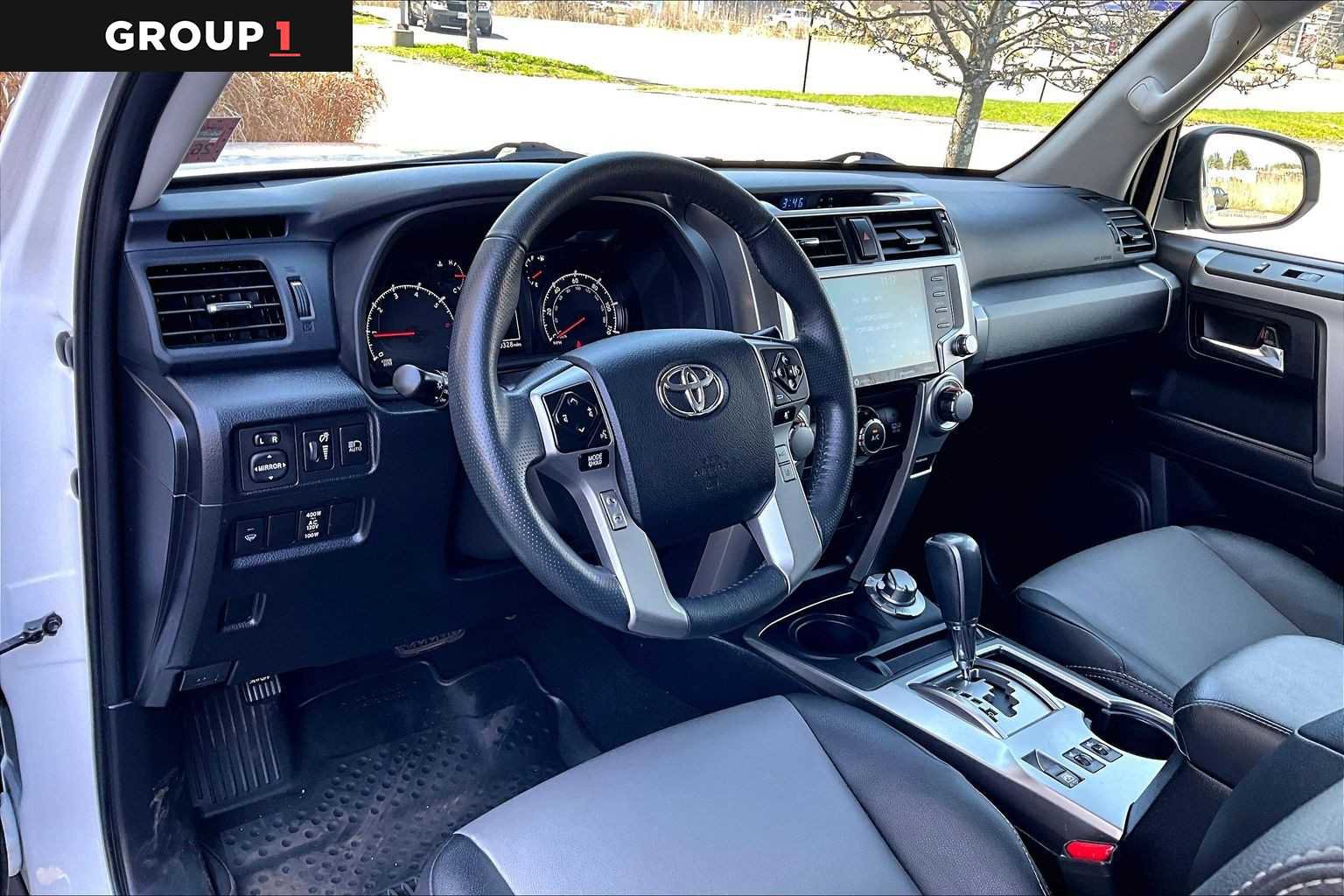 Used 2020 Toyota 4Runner SR5 Premium w/ Moonroof Package AWD/4WD image 18