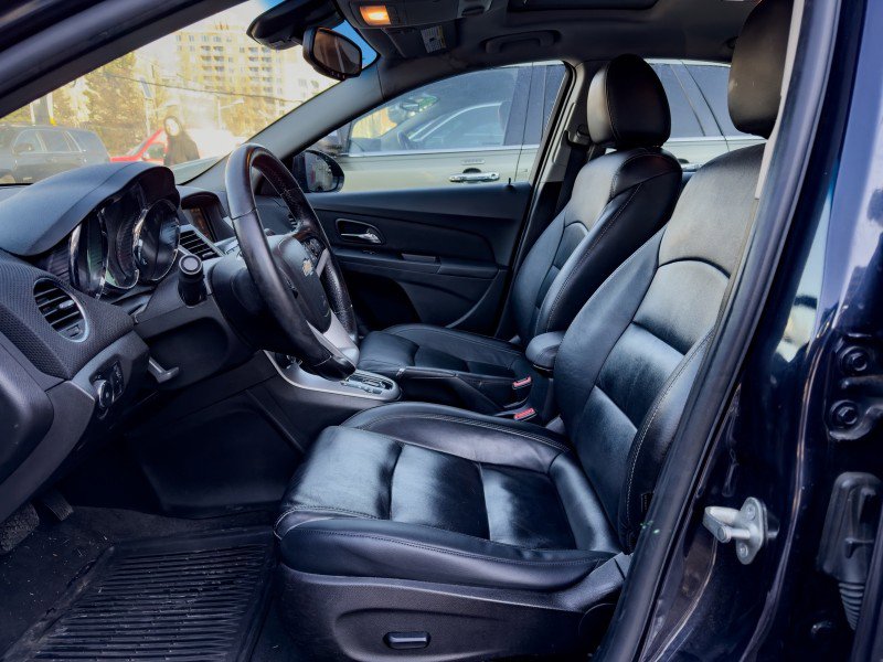 Used 2014 Chevrolet Cruze LT w/ RS Package image 14