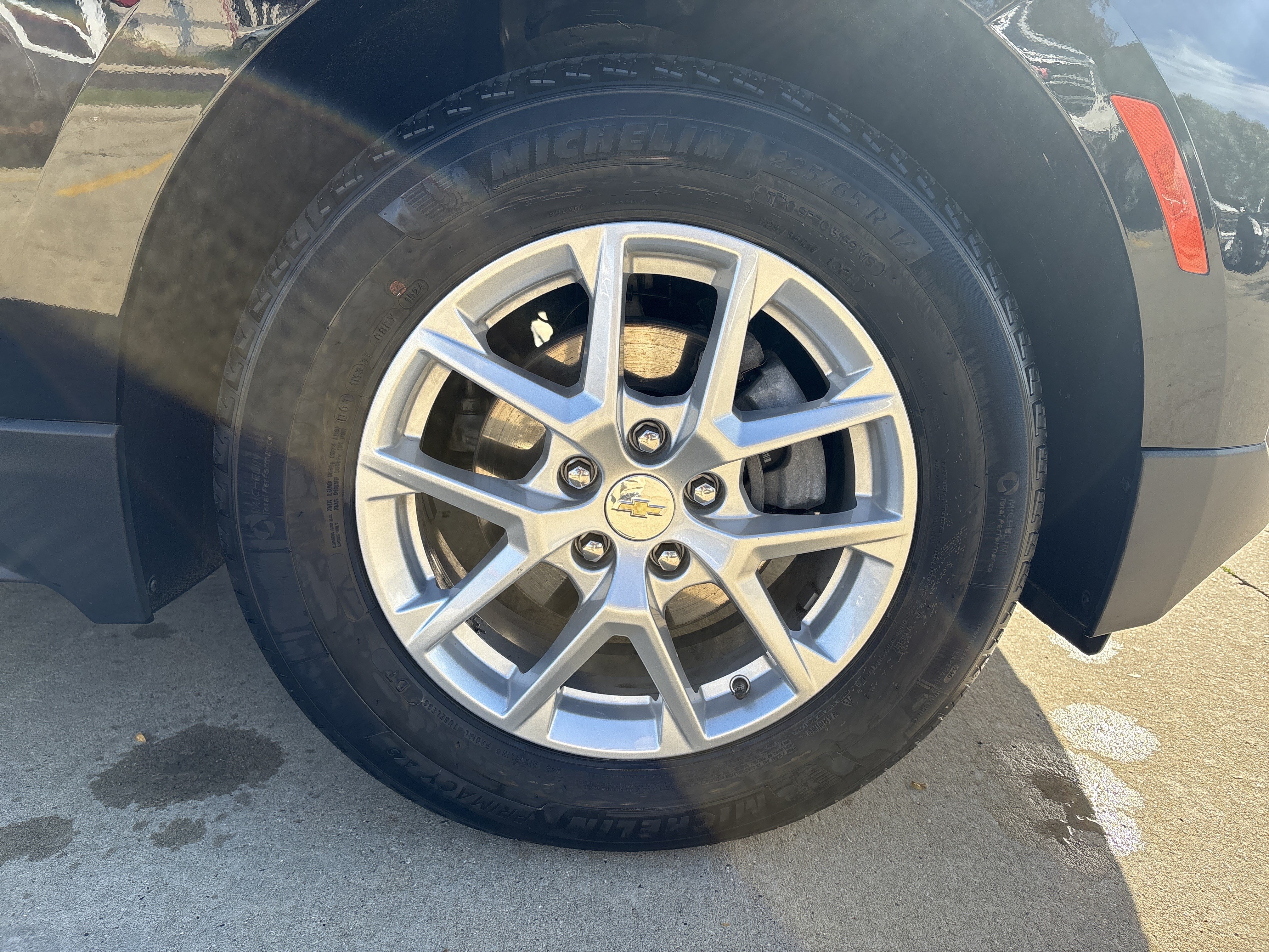 Used 2024 Chevrolet Equinox LS w/ LS Convenience Package FWD image 9