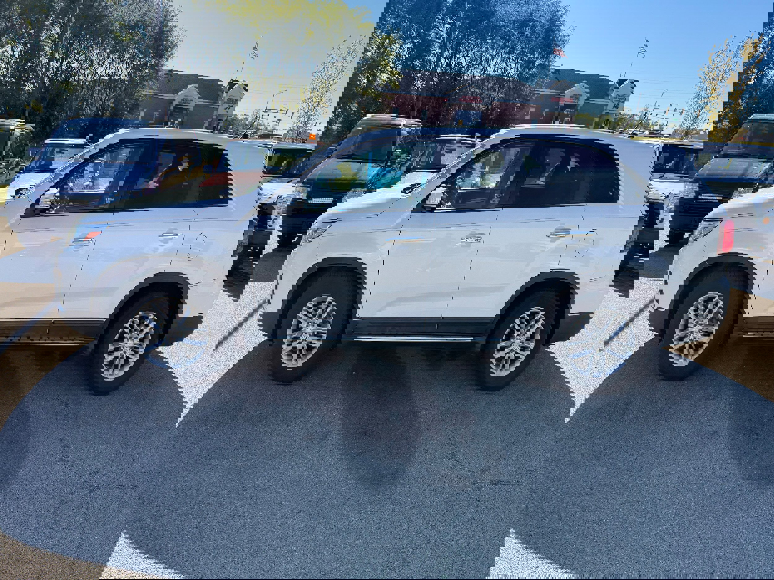 Used 2014 Kia Sorento LX image 4