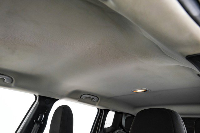 Used 2023 Jeep Renegade Trailhawk image 28