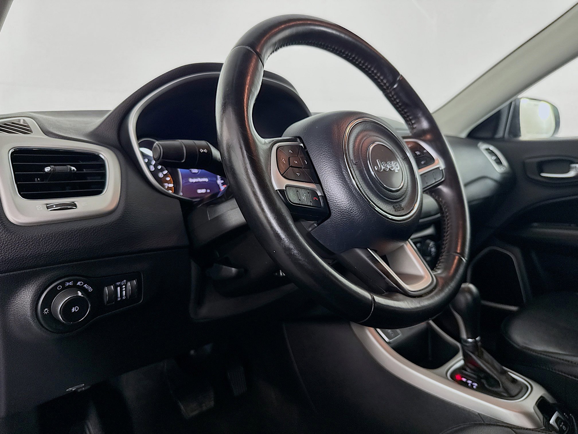 Used 2018 Jeep Compass Latitude w/ Popular Equipment Group image 22