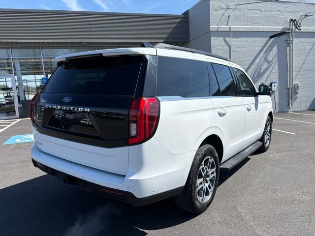 Used 2025 Ford Expedition Active image 3