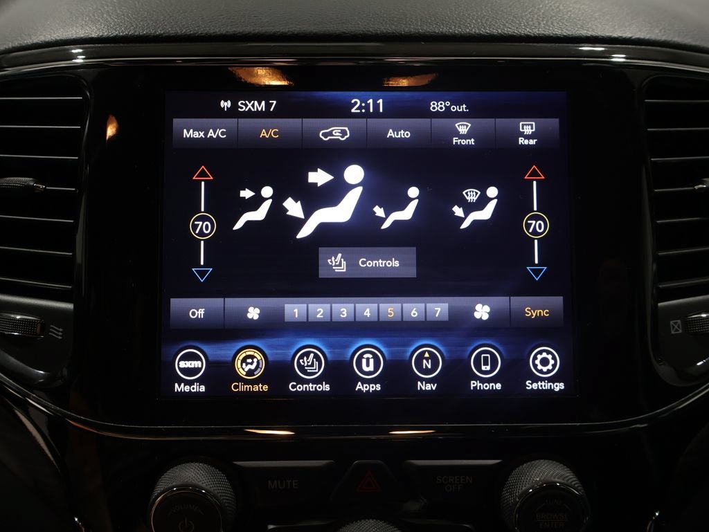 Certified 2022 Jeep Grand Cherokee Laredo X AWD/4WD image 30