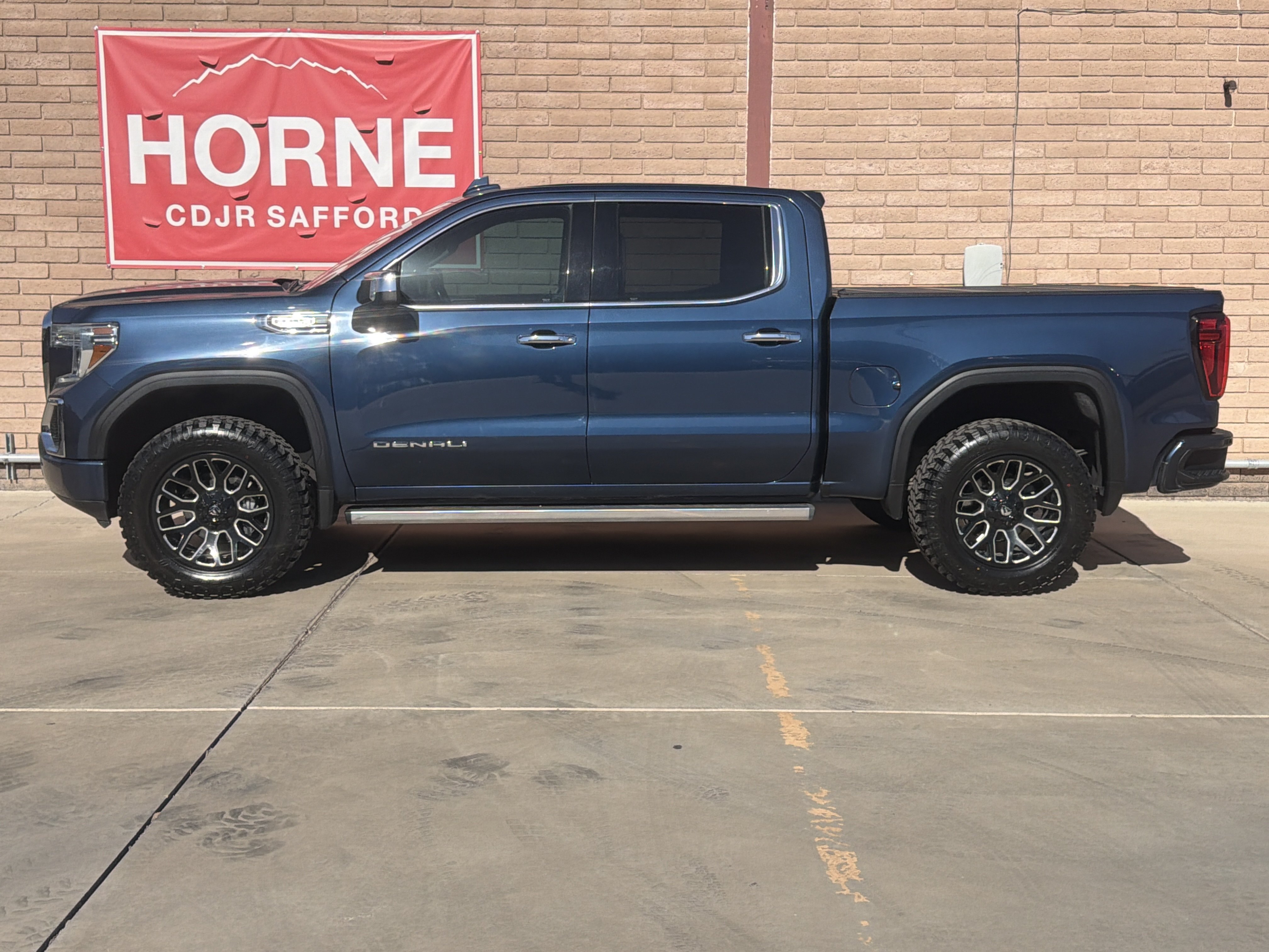 Used 2019 GMC Sierra 1500 Denali w/ Technology Package RWD image 2