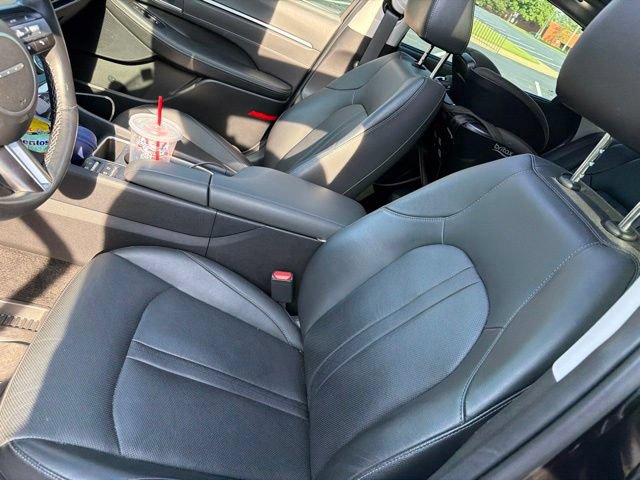 Certified 2025 Hyundai Sonata Limited FWD image 9