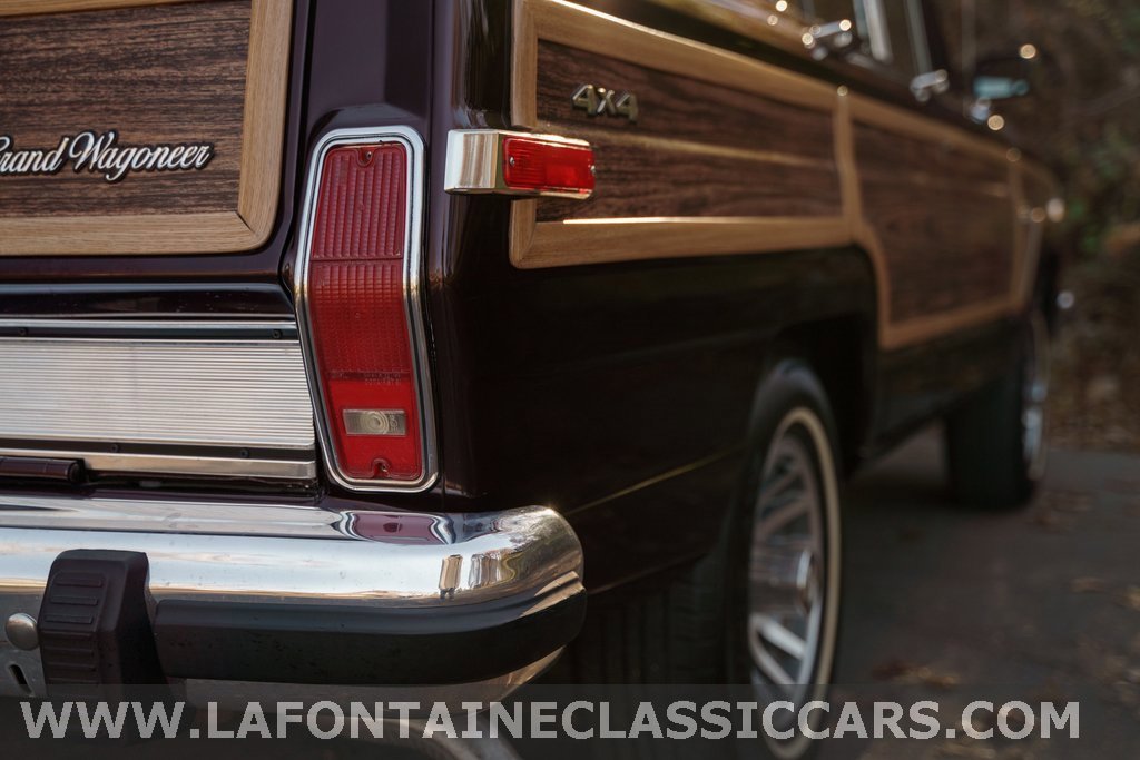 Used 1991 Jeep Grand Wagoneer Base image 74
