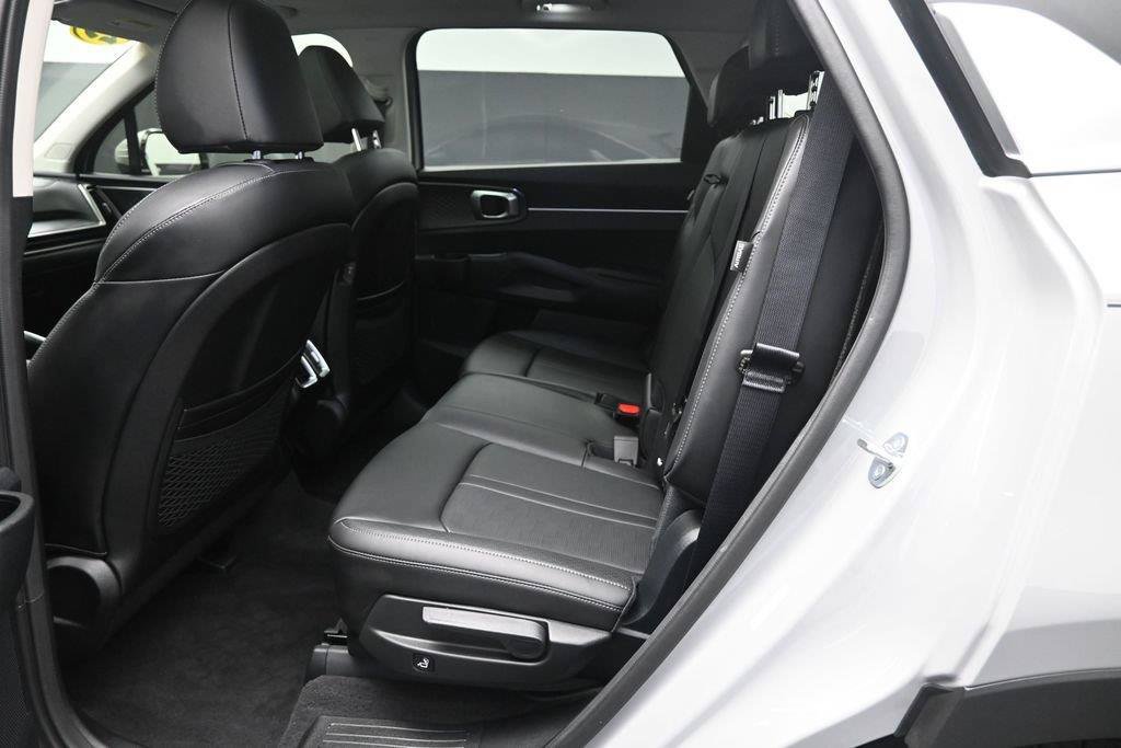 Used 2025 Kia Sorento S w/ Panoramic Sunroof Package FWD image 21