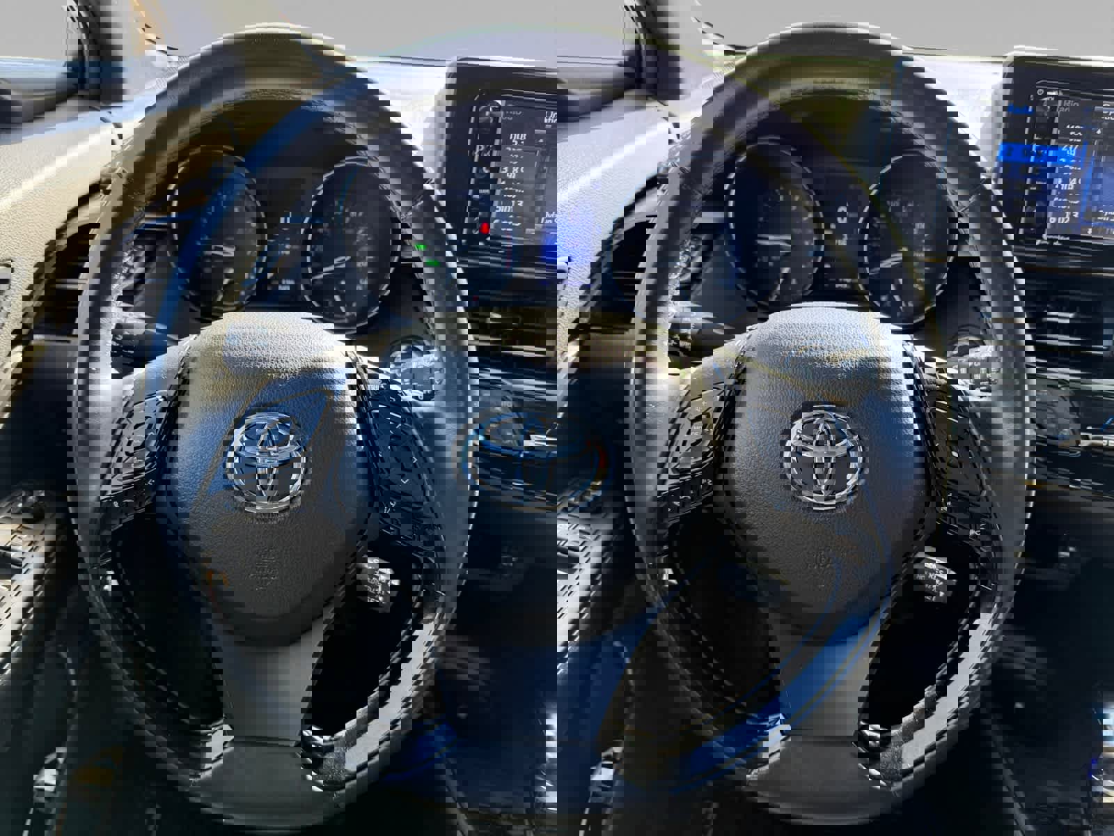 Used 2018 Toyota C-HR XLE image 12