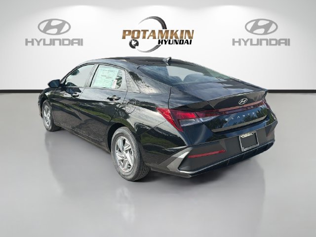 New 2026 Hyundai Elantra SE FWD image 7