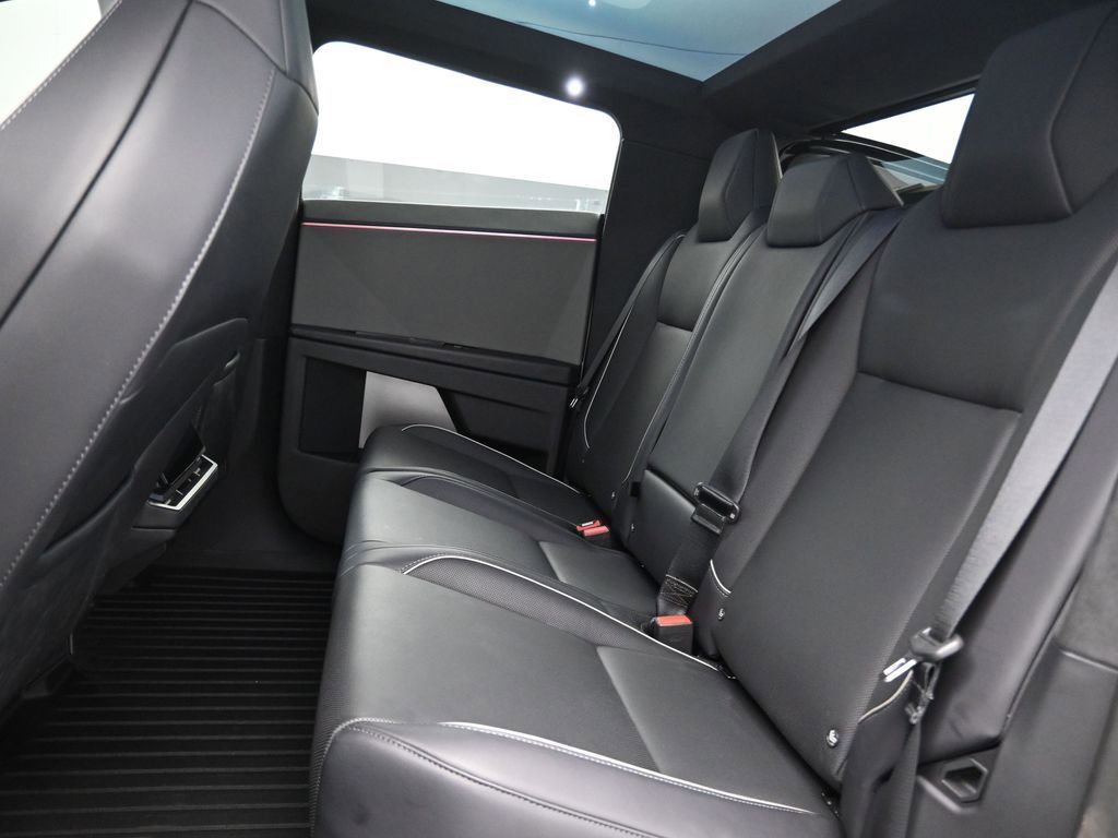 Used 2024 Tesla Cybertruck AWD Crew Cab image 17