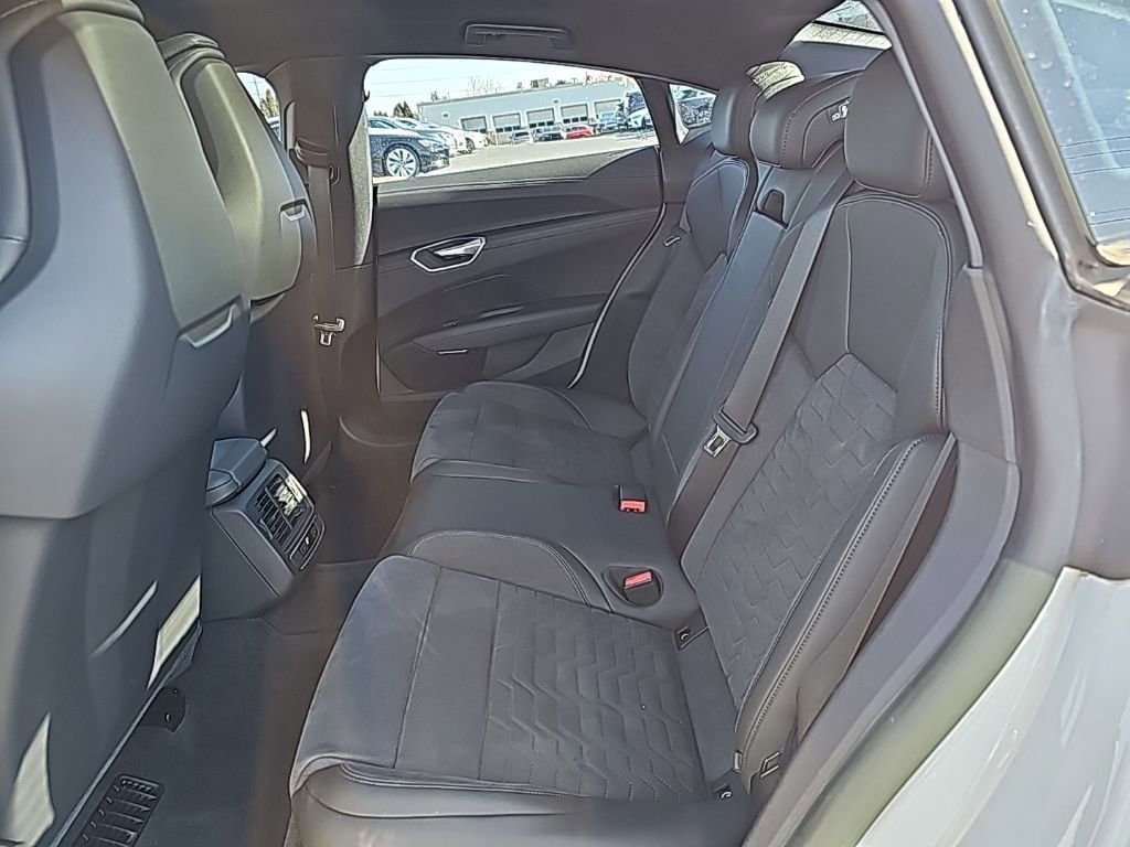 Used 2023 Audi e-tron GT Premium Plus image 11