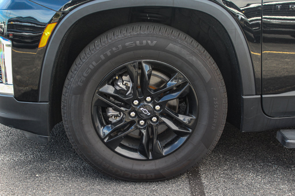 Used 2023 Chevrolet Traverse LT FWD image 27