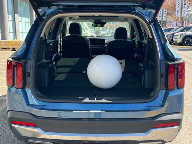 Used 2025 Kia Sorento EX w/ EX Panoramic Sunroof Package image 12