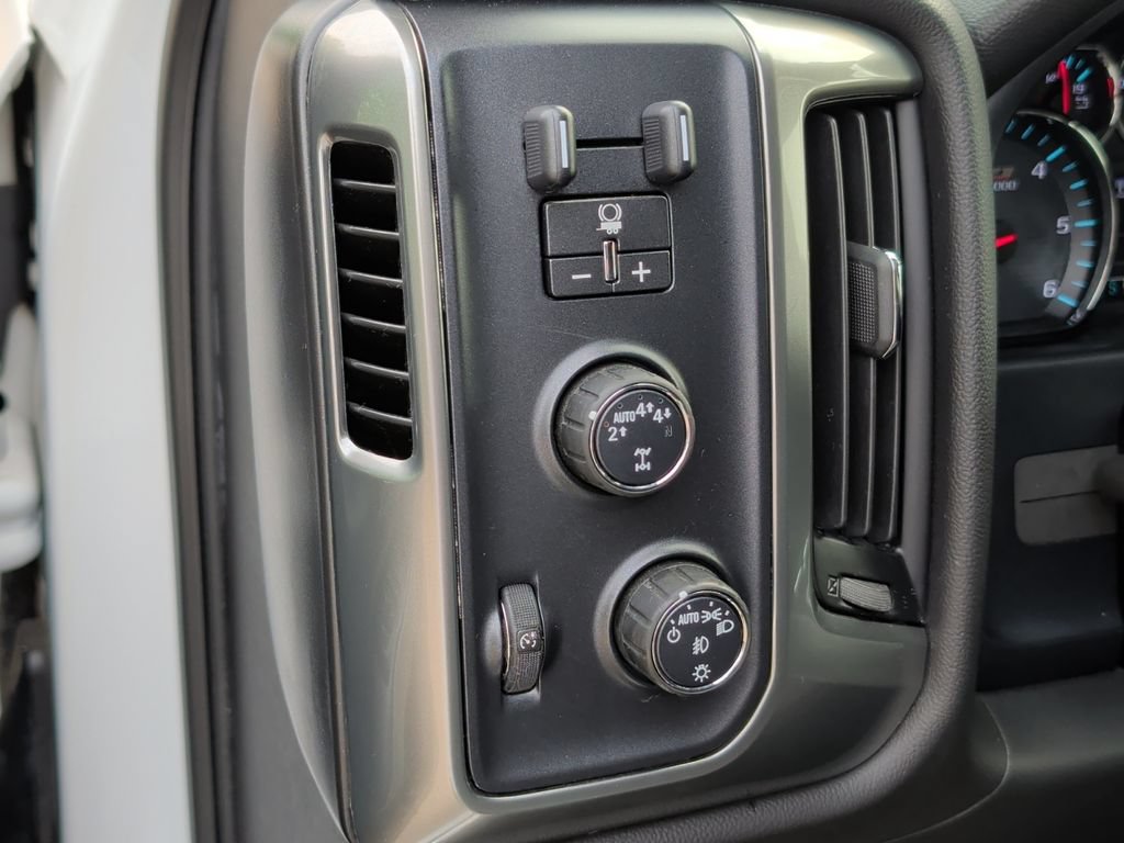 Used 2018 Chevrolet Silverado 1500 LT w/ All Star Edition AWD/4WD image 14