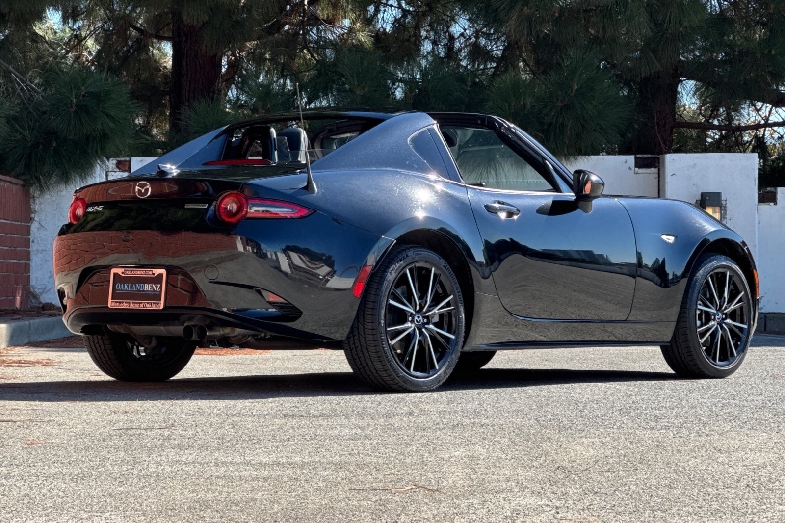 Used 2025 MAZDA MX-5 Miata RF Grand Touring RWD image 4