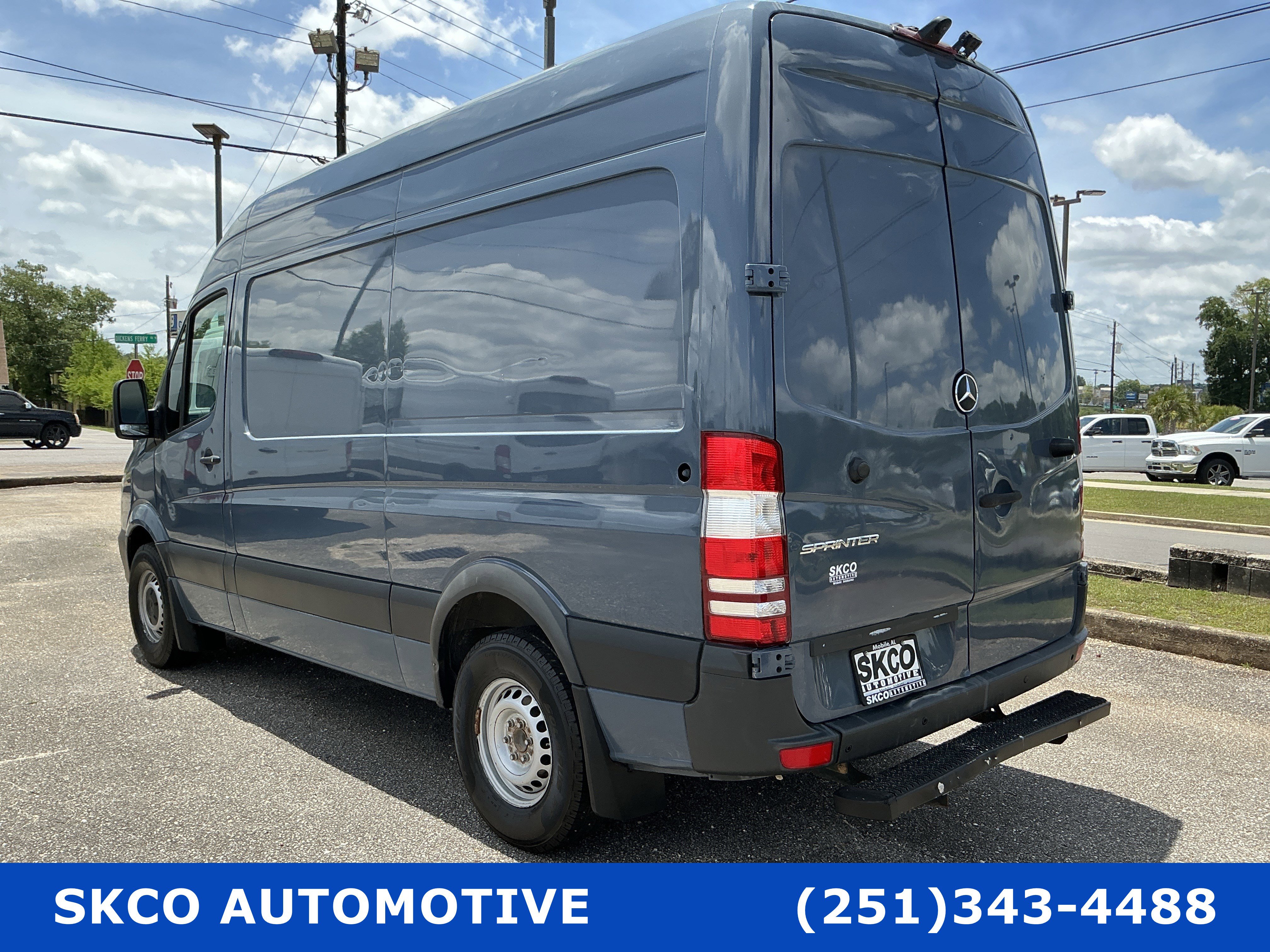 Used 2018 Mercedes-Benz Sprinter 2500 image 3