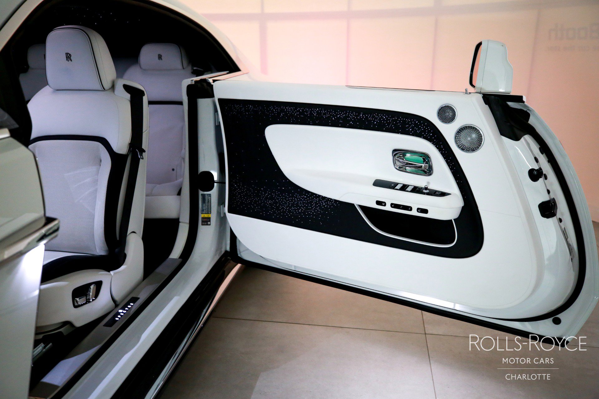 Used 2024 Rolls-Royce Spectre w/ Spectre Launch Package image 30