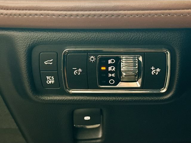 Used 2021 Lincoln Nautilus Reserve AWD/4WD image 11